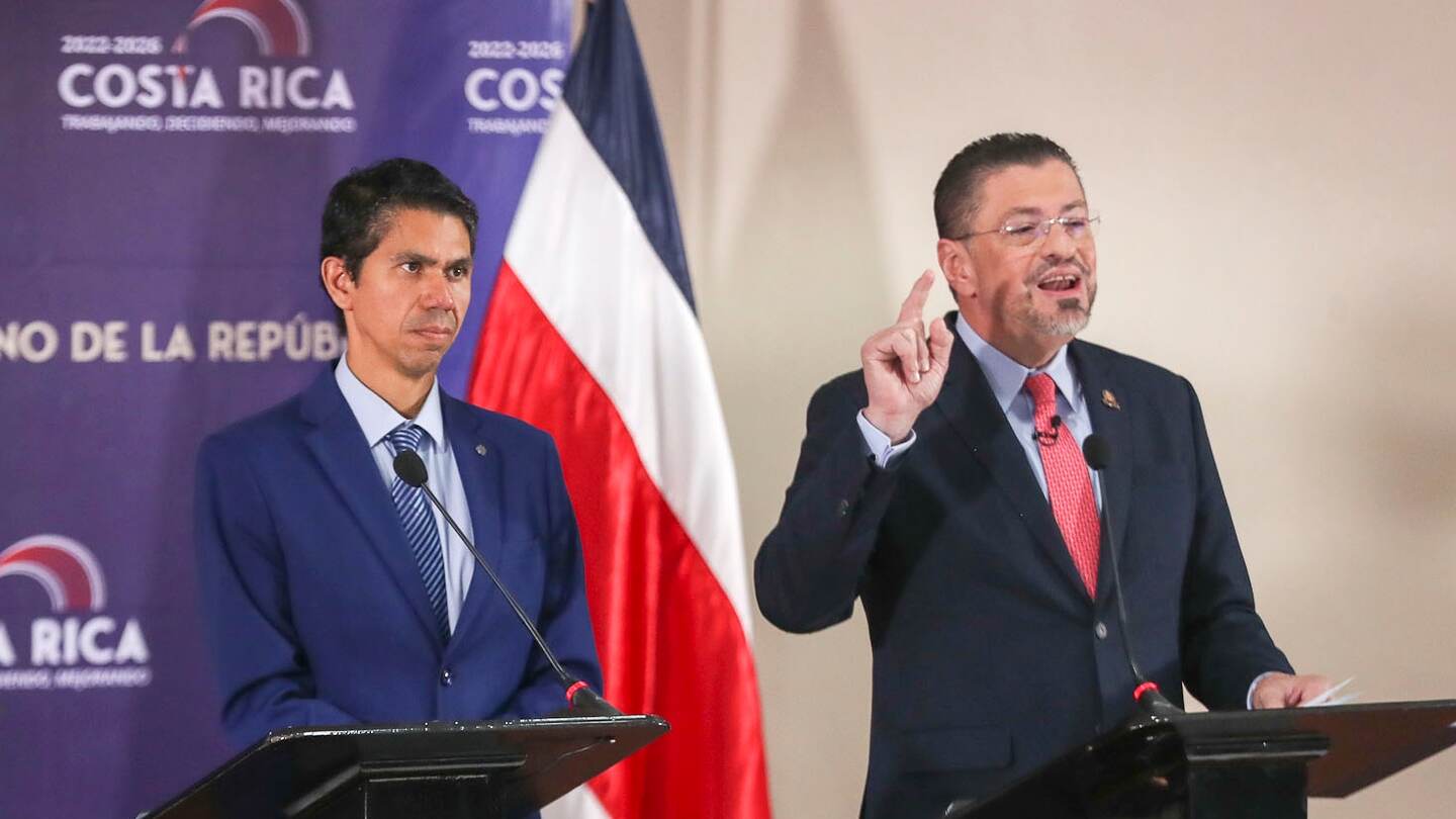 08/02/2023, San Jos'e, Oficinas Centrales del INS, Conferencia de prensa con el Presidente Rodrigo Chaves, para hablar de los acuerdos conseguidos en el consejo de Gobierno. En la fotografia Luis Amador ministro de Transportes.