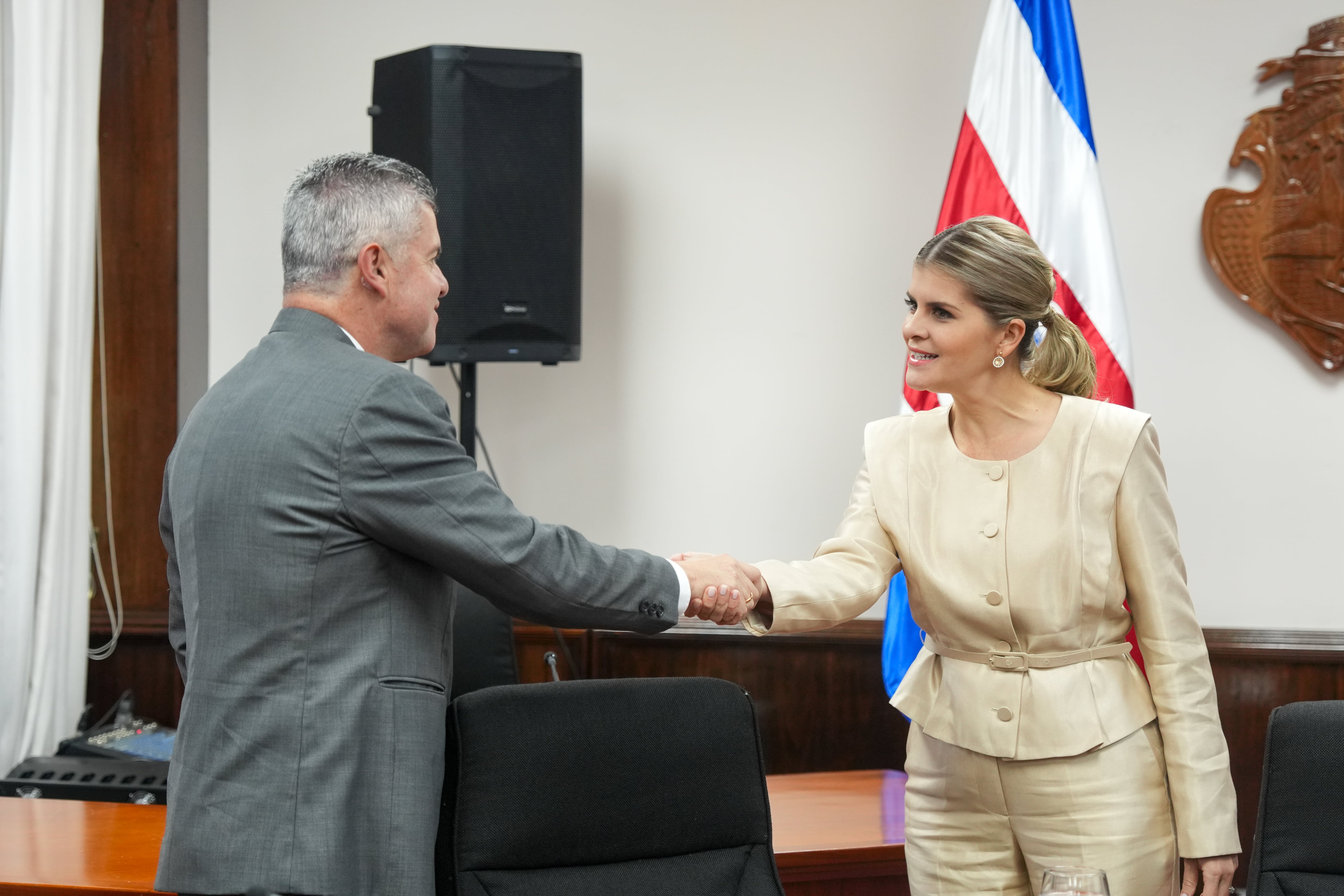 Reunión de Laura Fernández con fracción del PLN