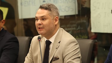 Sala Constitucional acoge gestión de desobediencia contra ministro de Cultura y le dicta apercibimiento