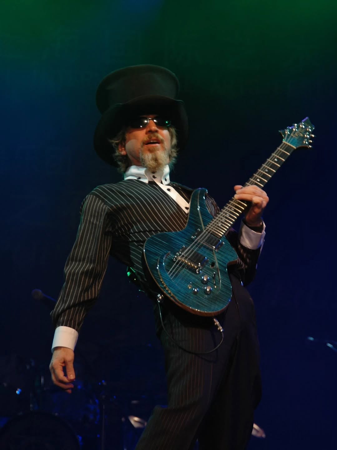 Michael Vangerov, de 67 años, reconocido por haber sido el guitarrista original de la banda internacional de rock Liquid Blue, murió al ser golpeado por rampa de bus de Tracopa en Osa. Foto: Michael Vangerov, de 67 años, reconocido por haber sido el guitarrista original de la banda internacional de rock Liquid Blue, murió al ser golpeado por rampa de bus de Tracopa en Osa. Foto: Tomada de Liquid Blue