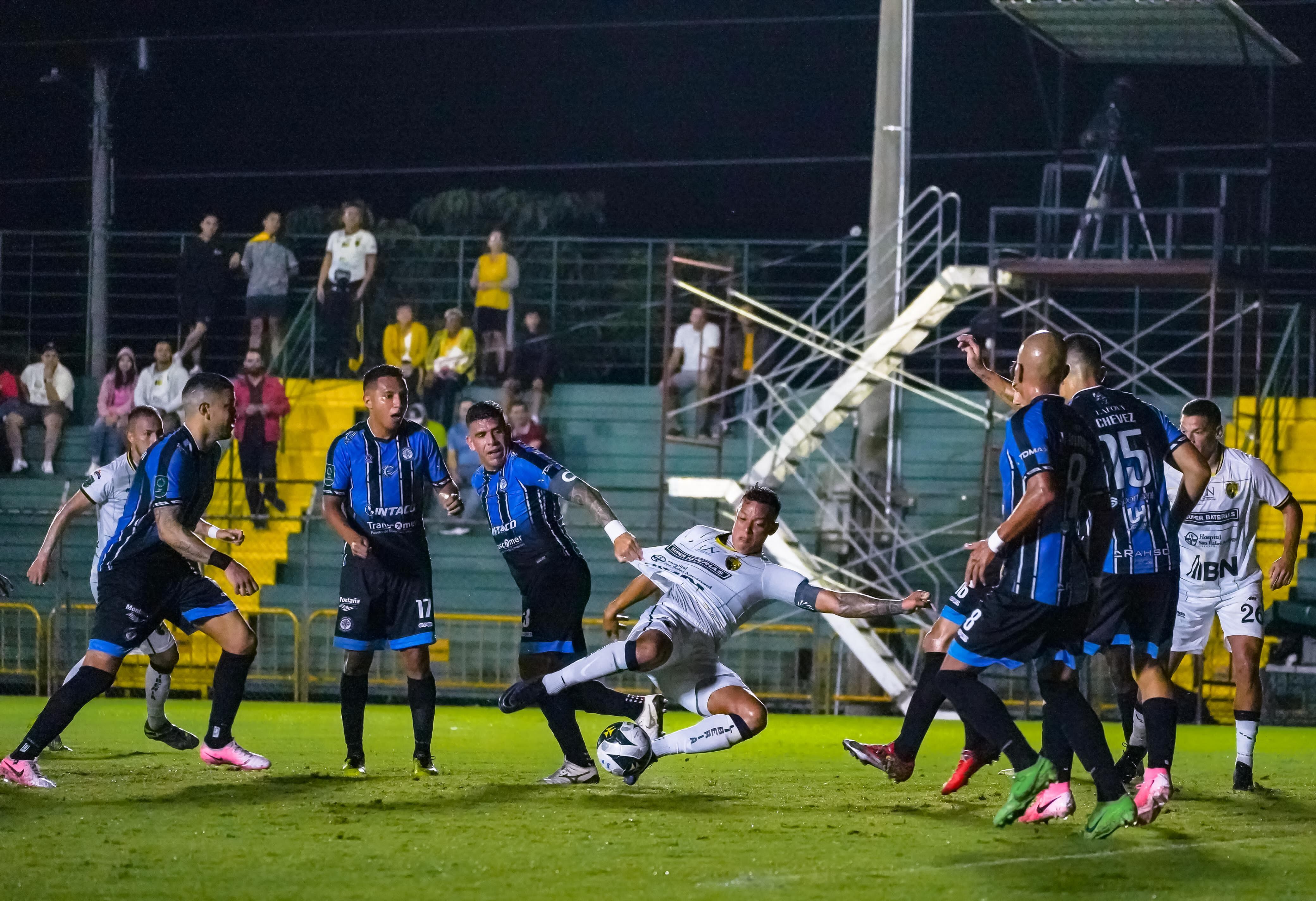 Santa Ana y Liberia tuvieron un partido intenso y de muchas emociones, en el estadio Piedades de Santa Ana, por la fecha ocho del Torneo de Apertura 2024.