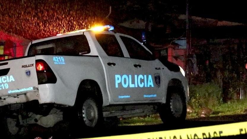Tiroteo en cantina dejó a dos hombres fallecidos y otro atendido de emergencia en la Clínica de Batán.