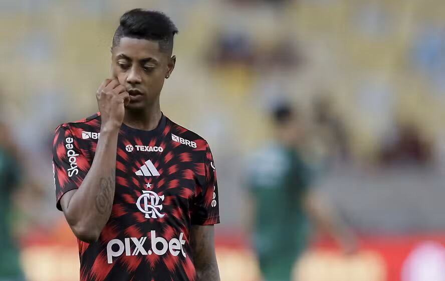 Bruno Henrique fue acusado de fraude tras anticipar que recibiría una tarjeta amarilla en un partido del Brasileirao 2023.