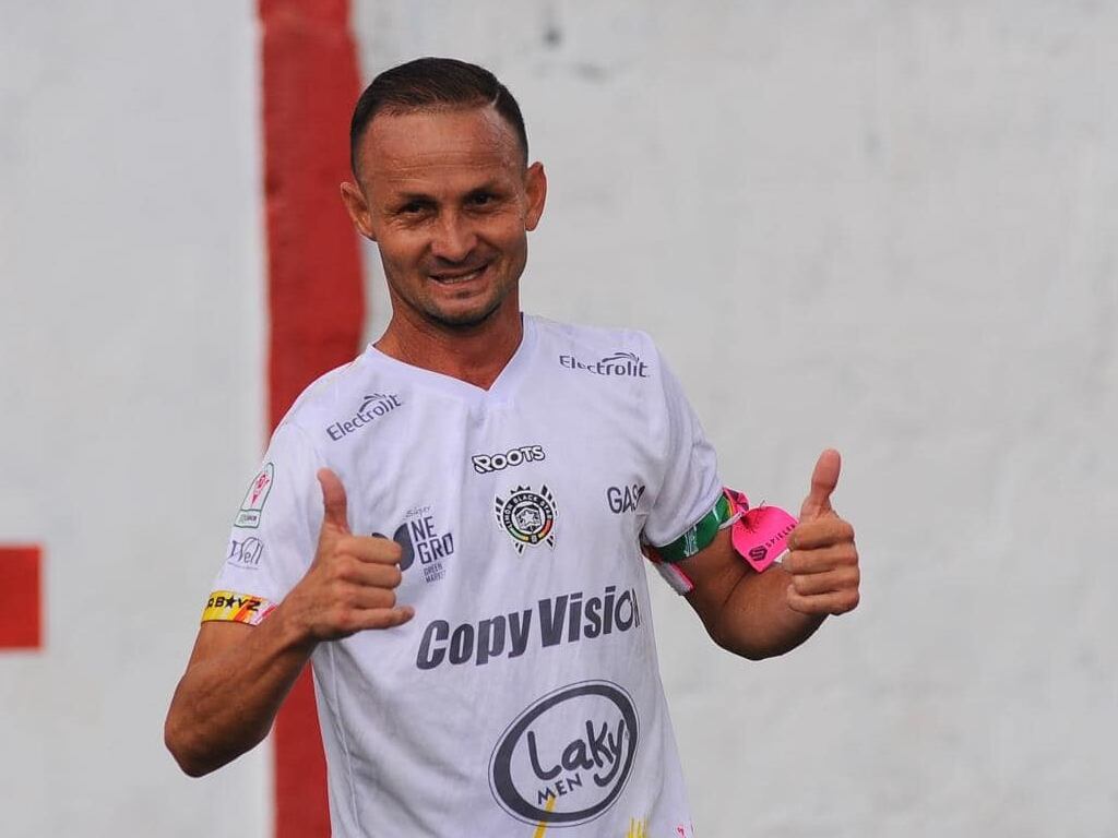 Alexander Espinoza marcó un doblete ante Futbol Consultants en la victoria caribeña 2 a 0. Fotografía: LBS