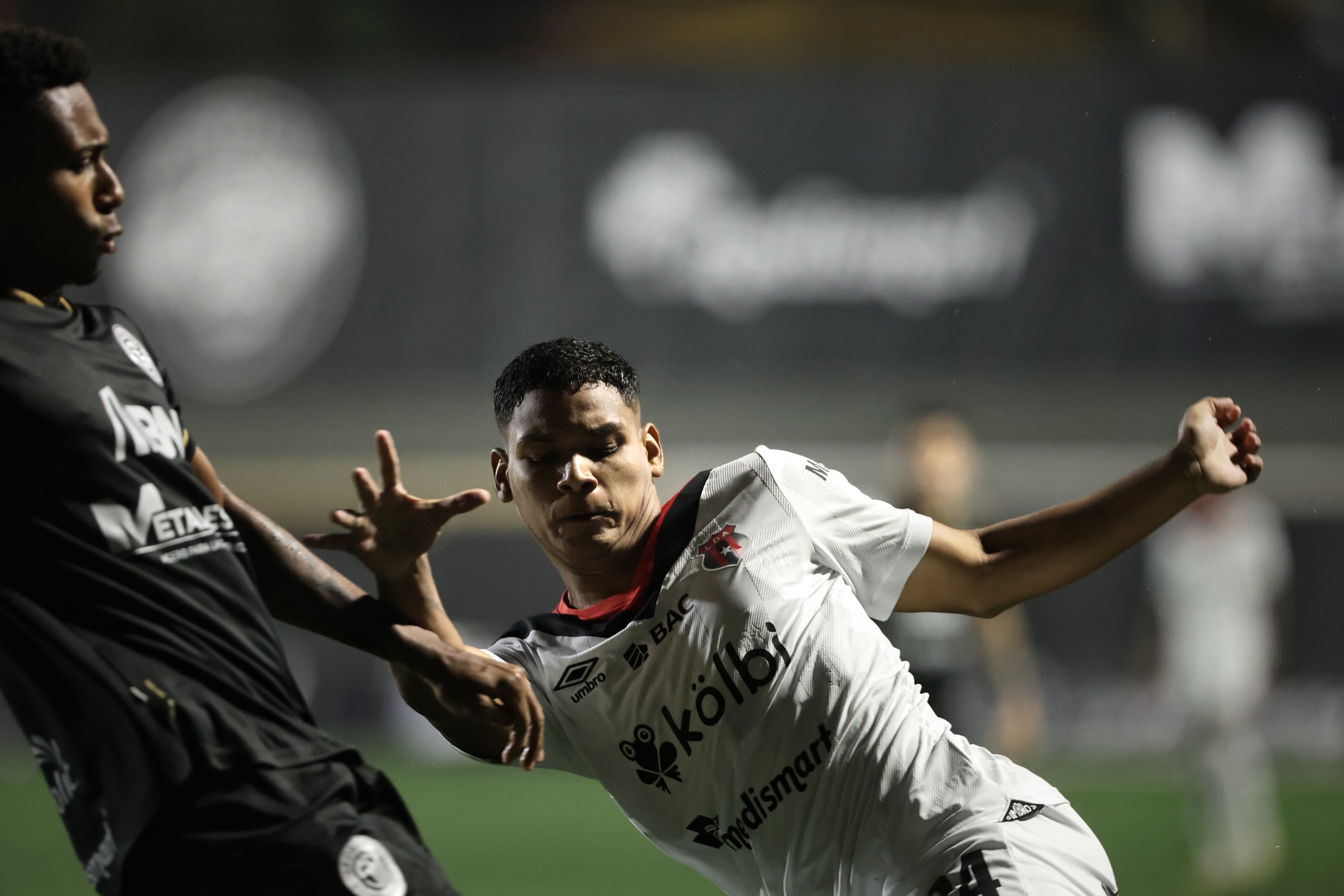 19/09/2024/ Juego entre Sporting FC. Vs Liga Deportiva Alajuelense en el estadio Ernesto Rohrmoser / Foto John Durán