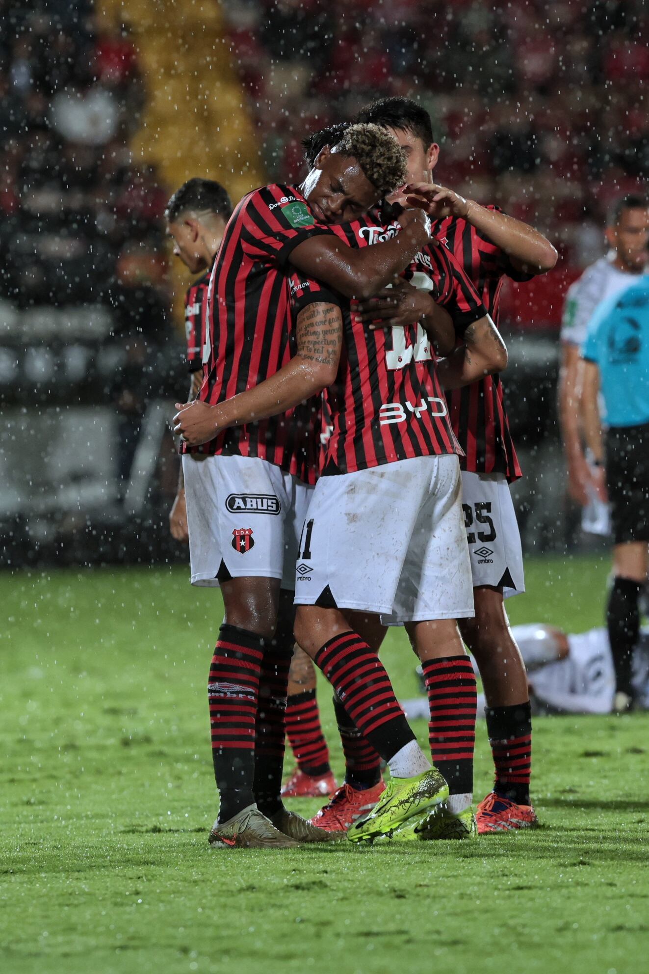 26/10/2025/ Juego entre Liga Deportiva Alajuelense vs Perez Zeledón por la jornada 14 del torneo apertura de la Liga Promerica en el estadio Alejandro Morera Soto / foto John Durán