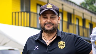 Jeaustin Campos explota y anuncia a la prensa que se va del Real España, pero directiva no acepta renuncia