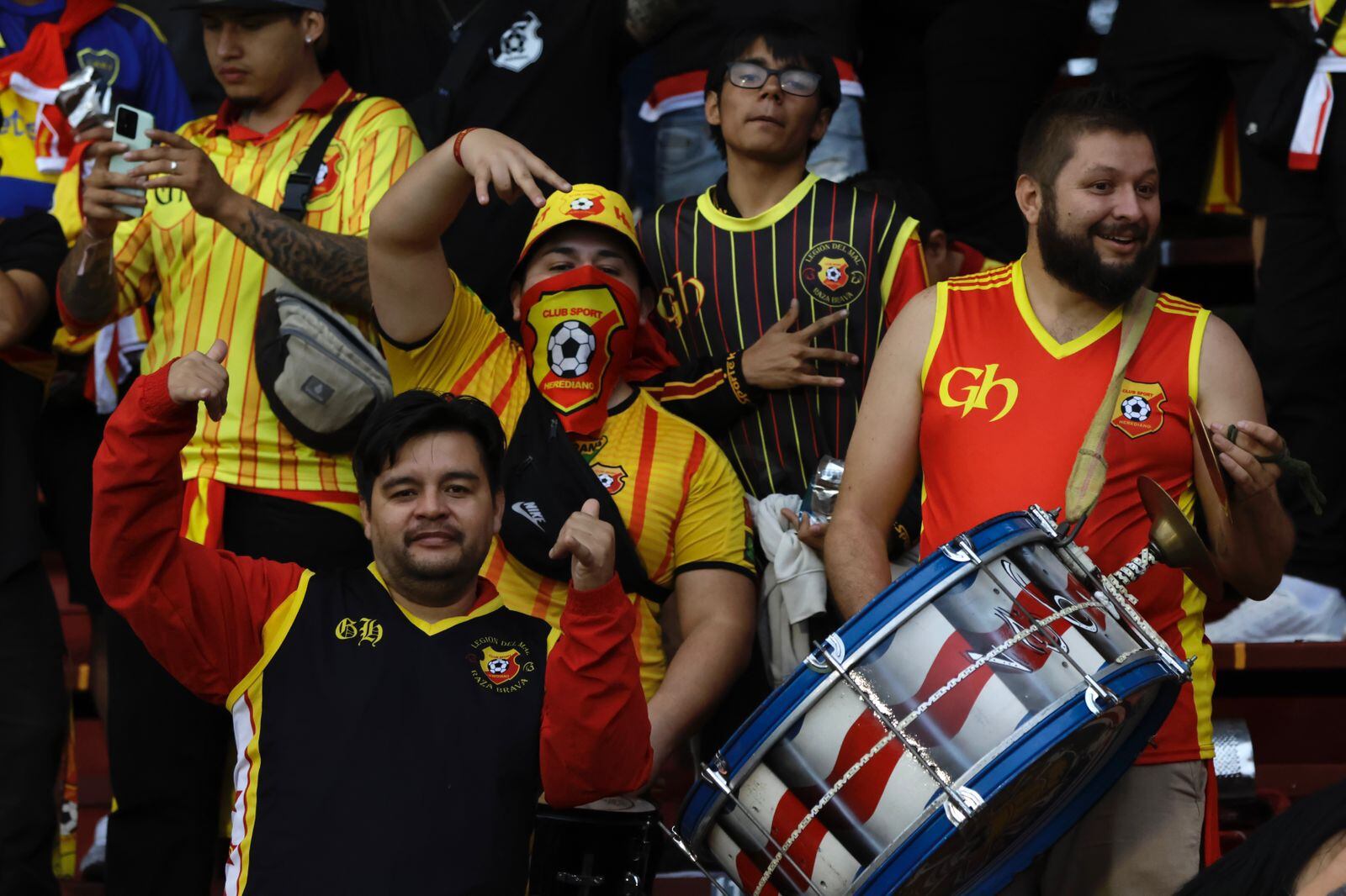 Saprissa y Herediano se enfrentan en el estadio Carlos Alvarado, de Santa Bárbara.