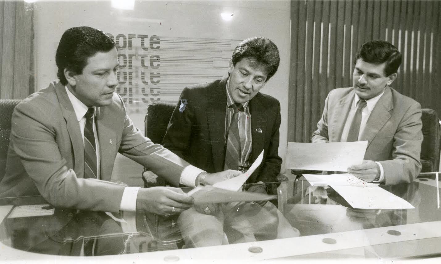 En 1982 Leonel Jiménez firmó con Teletica para ser comentarista en el Mundial del 82. Foto: Archivo LN