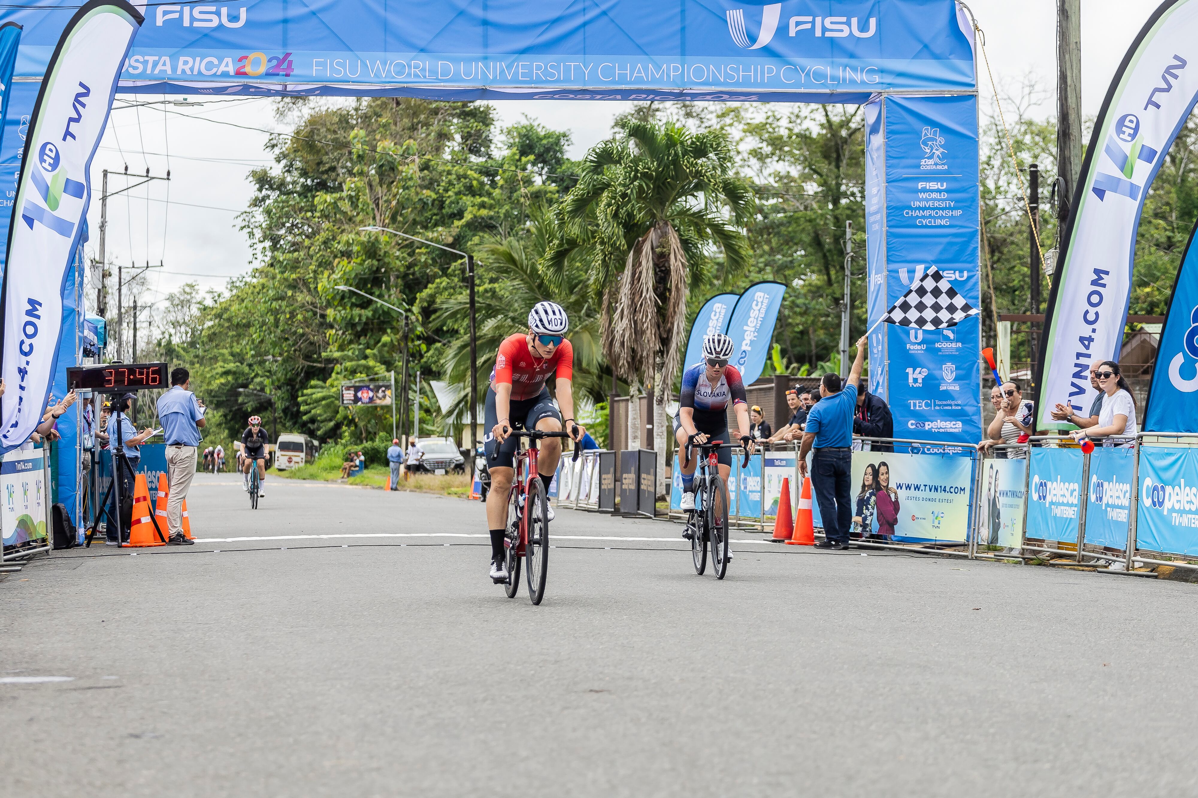 Mundial Universitario de Ciclismo
Ciudad Quesada, San Carlos
Prueba de Critérium Femenina
Petra Zsankó (Hungría)
Nora Jencusova (Eslovaquia)
29 de mayo del 2024
Fotografía: Pablo Quesada/Fecoci