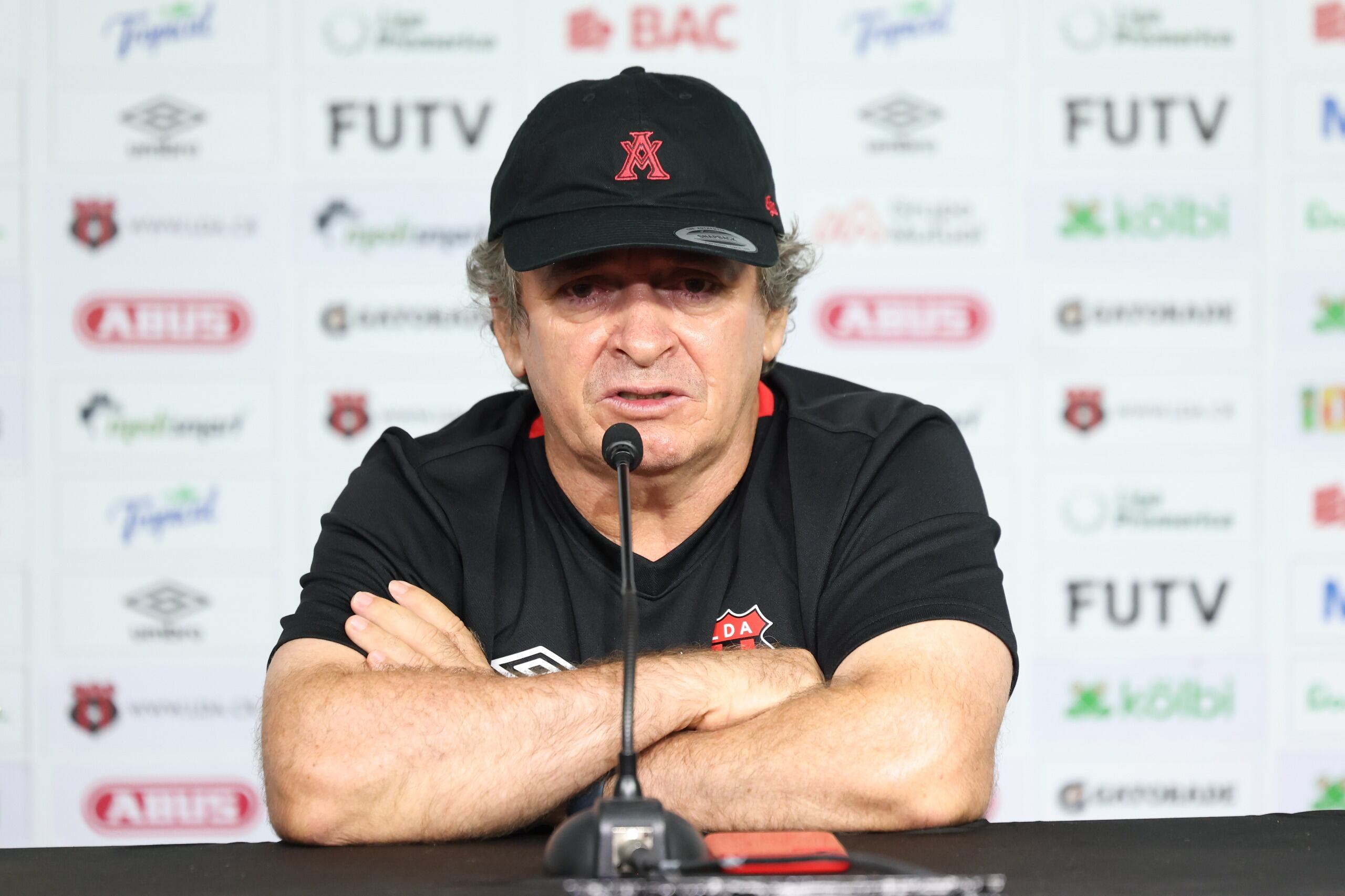 Óscar Ramírez cree ya es hora de que Liga Deportiva Alajuelense acabe con una racha sin victorias en el Estadio Ricardo Saprissa.