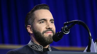 El Salvador registró en 2025 la mayor oleada de periodistas exiliados en décadas