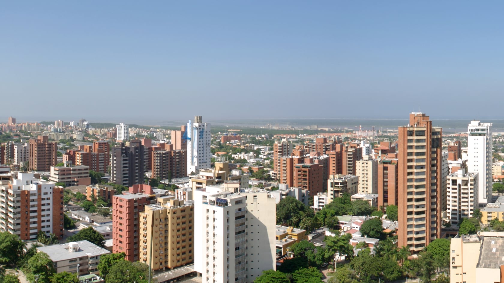 El estudio de Booking.com destaca a dos ciudades latinoamericanas entre los destinos tendencia 2026, impulsadas por cultura, naturaleza e identidad local.