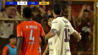 Alexis Gamboa cruzó fuertes palabras con un compañero después de su expulsión (video)