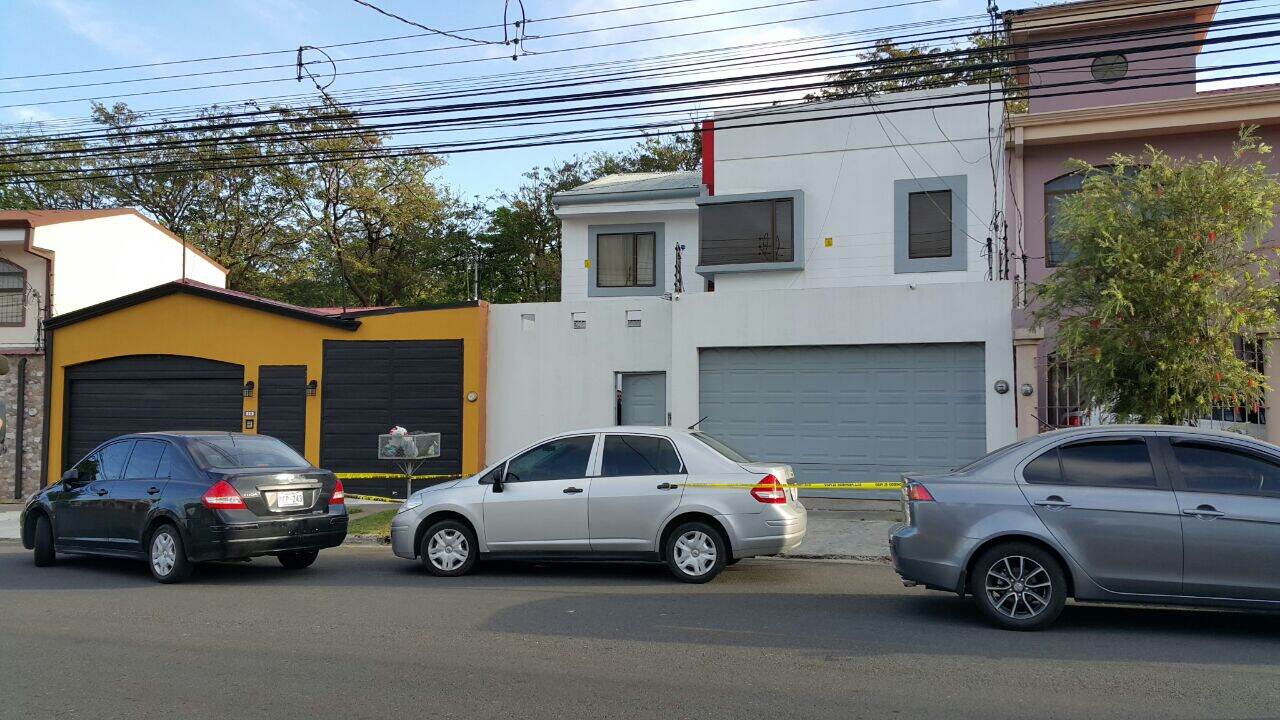Allanamiento a la casa de Celso Gamboa este miércoles 18 de abril. Foto: Kattia Bermudez