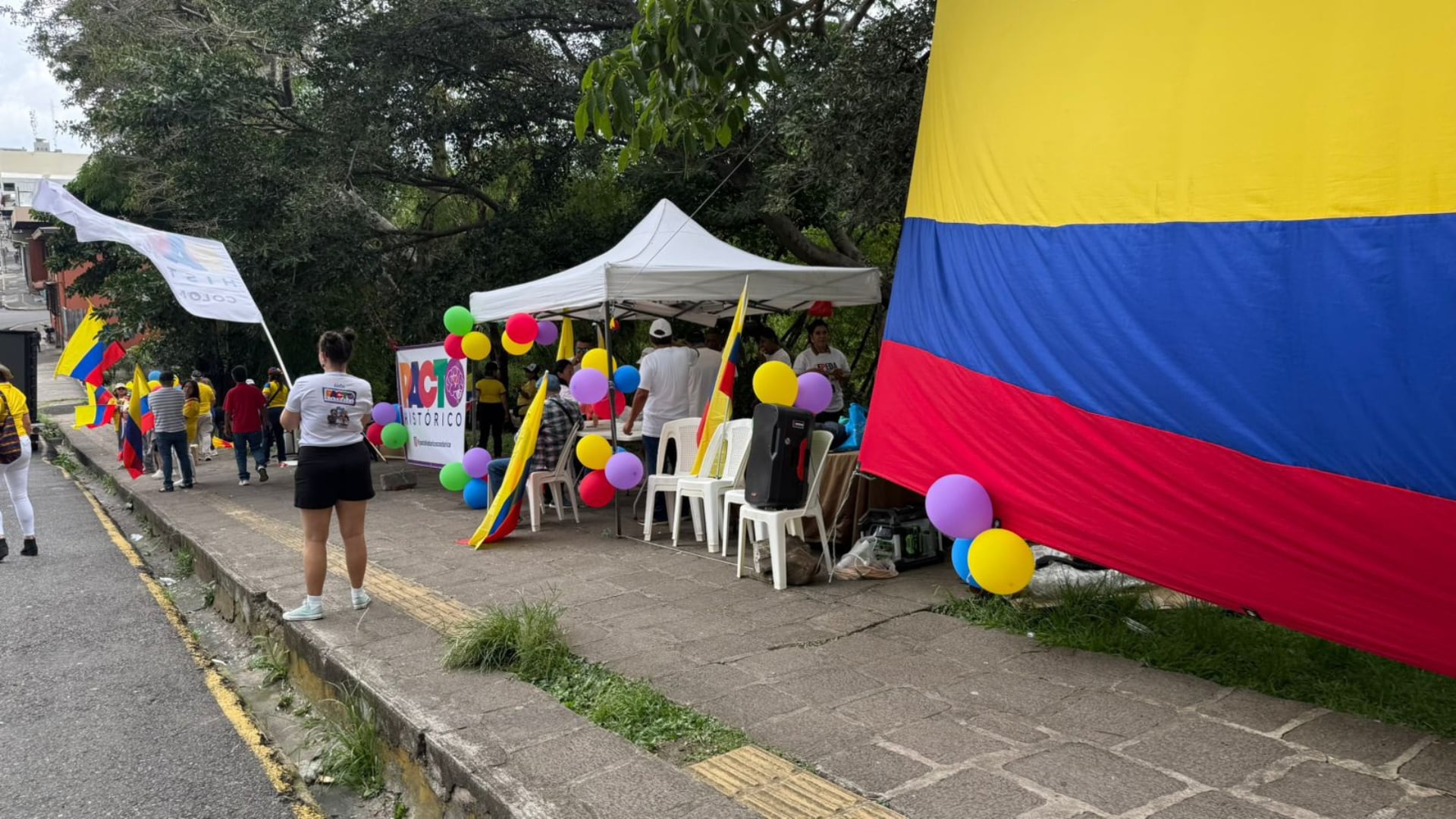 Los colombianos ratificados en Costa Rica asistieron al Museo de los Niños para ejercer su derecho al voto en la segunda ronda de las elecciones presidenciales, celebradas este domingo 21 de junio.