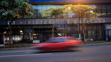 Hacienda prepara ‘una serie de proyectos de ley’ para elevar recaudación de impuestos