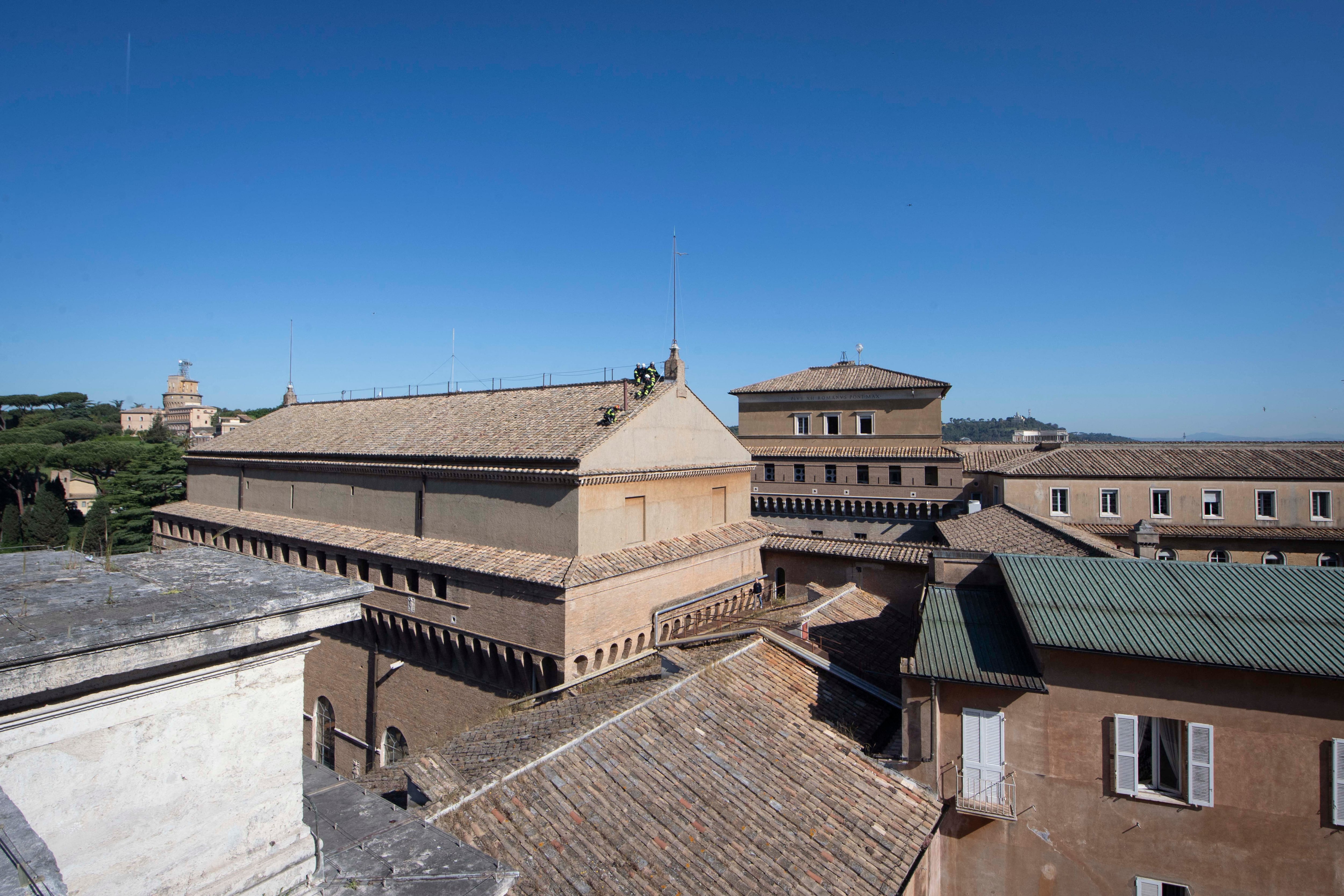 La Capilla Sixtina en la víspera del cónclave en el Vaticano.