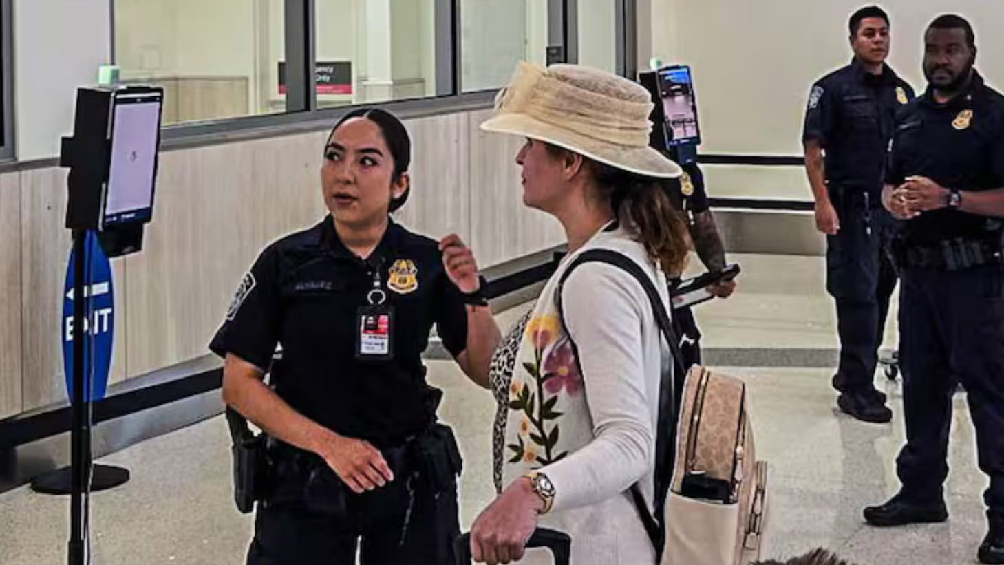 La nueva regla de Estados Unidos aplicará control biométrico completo a todos los extranjeros desde el 26 de diciembre en fronteras, puertos y aeropuertos.