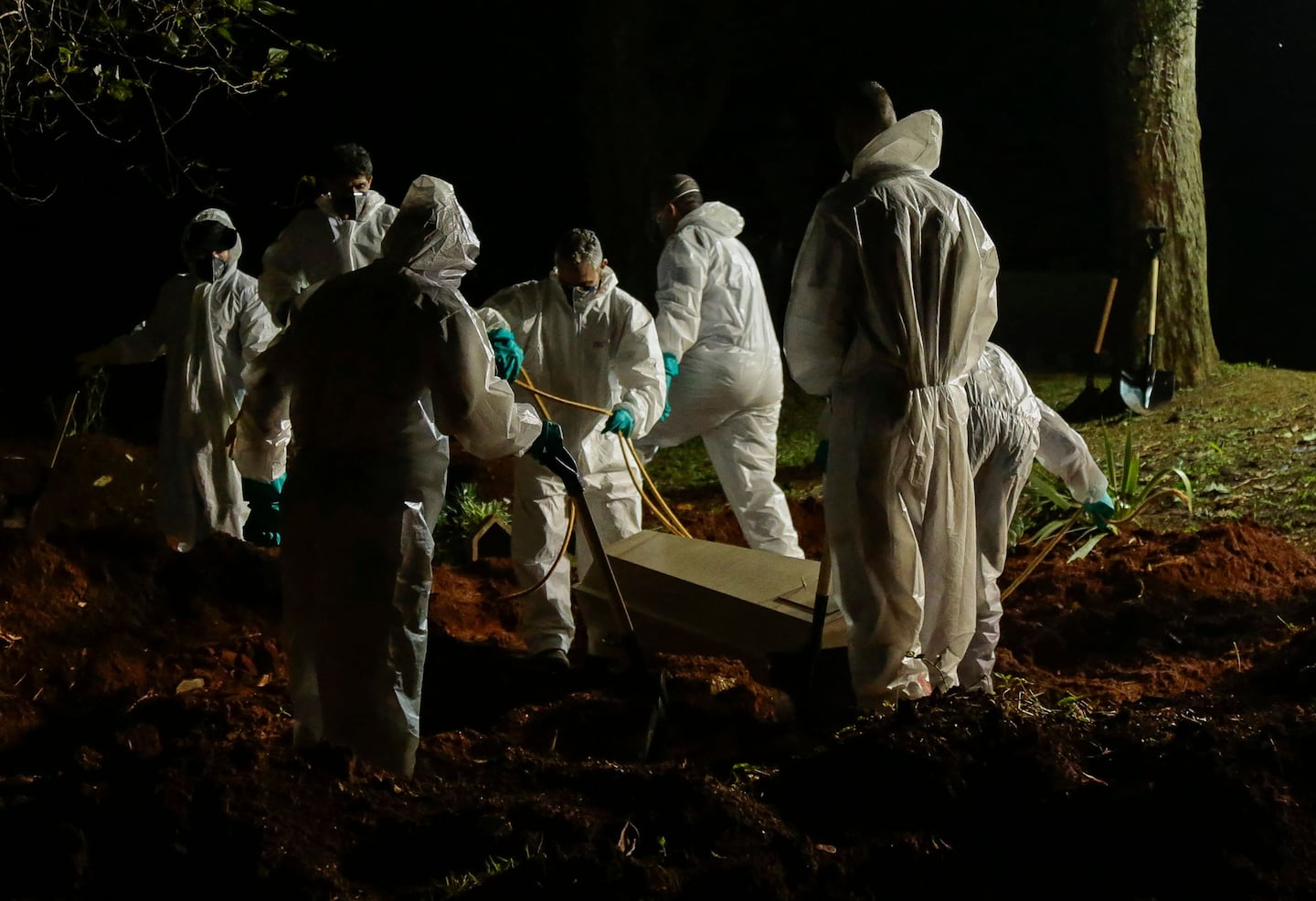 Brasil registra por primera vez más de 4.000 muertes por covid-19 en ...