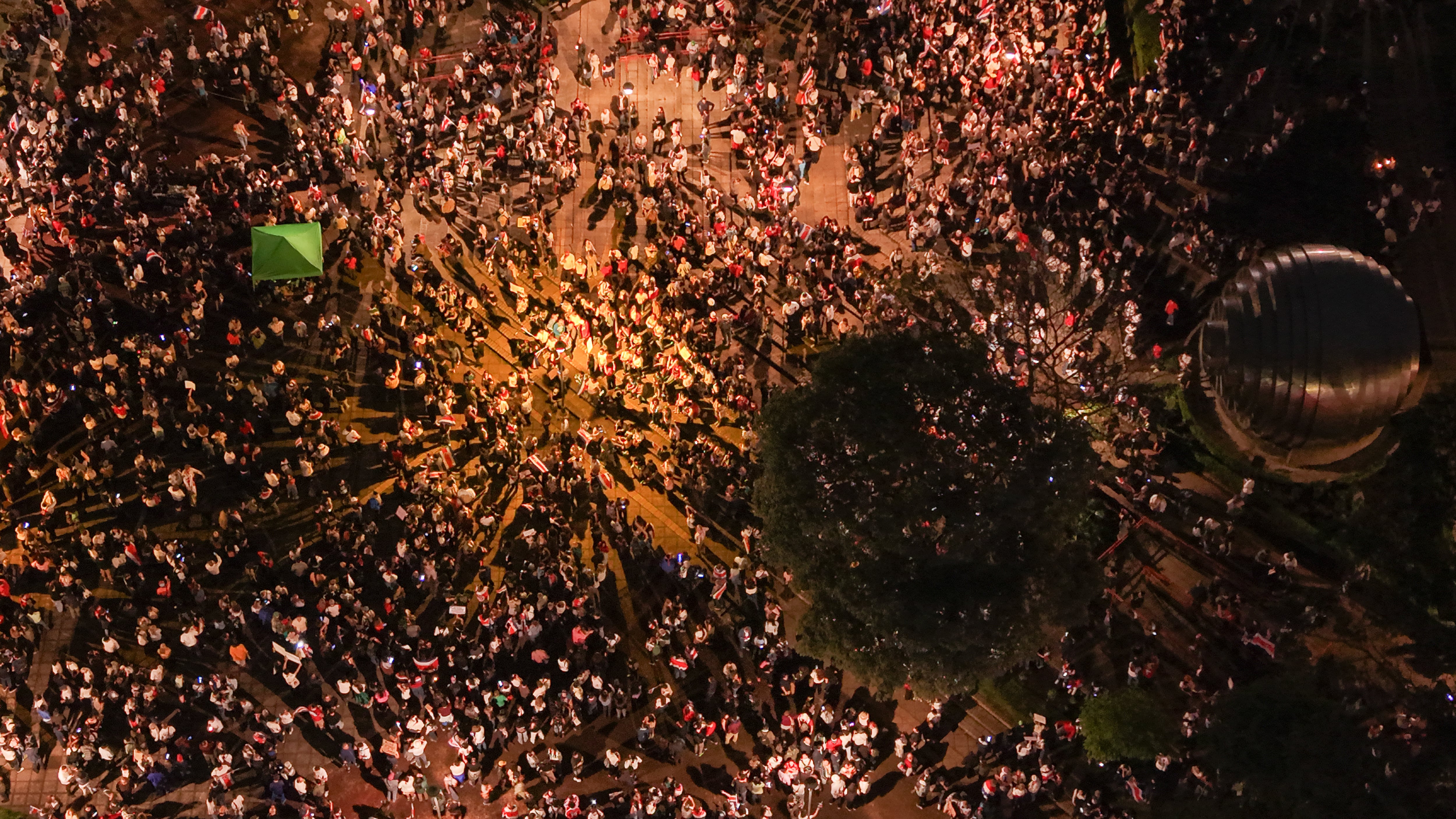 Miles de costarricenses tomaron avenida Segunda y Plaza de la Democracia para defender independencia del Poder Judicial este jueves 6 de agosto.