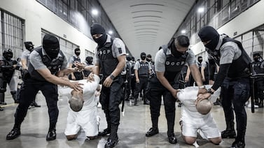 De patadas a agresiones sexuales: testimonios de migrantes confirman ‘política de tortura’ en El Salvador