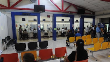 La silenciosa tortura de obtener o renovar el Dimex