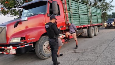 Caen tres sujetos en Limón por presunto robo de combustible