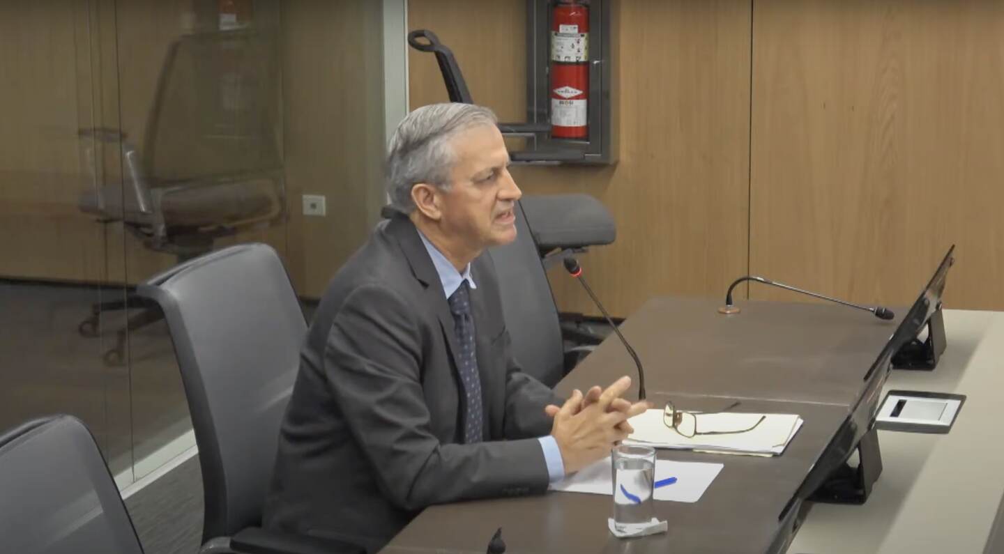 Informe de comisión legislativa recomendará al plenario la no ratificación de Luis Pablo Murillo Rodríguez como miembro de la Junta Directiva de Aresep. Foto: Captura de pantalla/Asamblea Legislativa