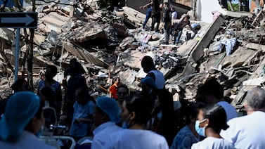 Asamblea Legislativa guarda minuto de silencio por víctimas de terremoto en Colombia