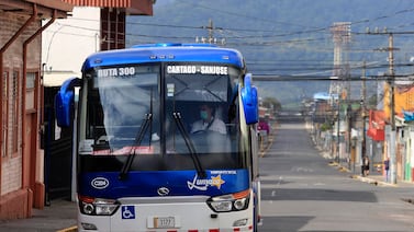 Defensoría alerta por fallas persistentes en ruta de autobuses de Lumaca entre San José-Cartago