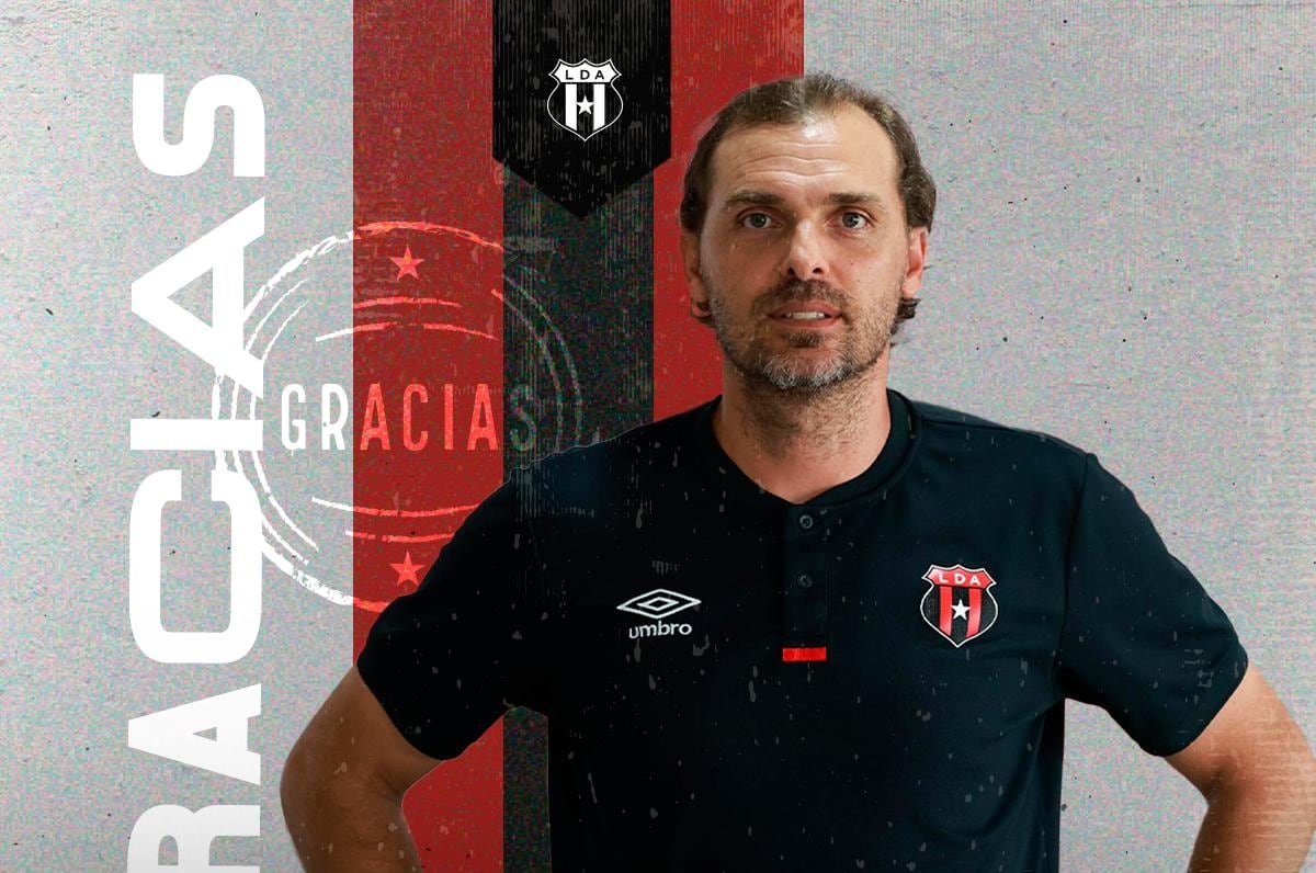 Liga Deportiva Alajuelense comunicó la salida de Andrés Carevic a las 11 p. m., unas horas después de que el equipo regresó de Estados Unidos.