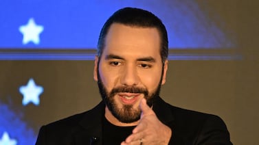 Justicia salvadoreña condena a ambientalista y líder campesino detenidos tras protesta contra Bukele