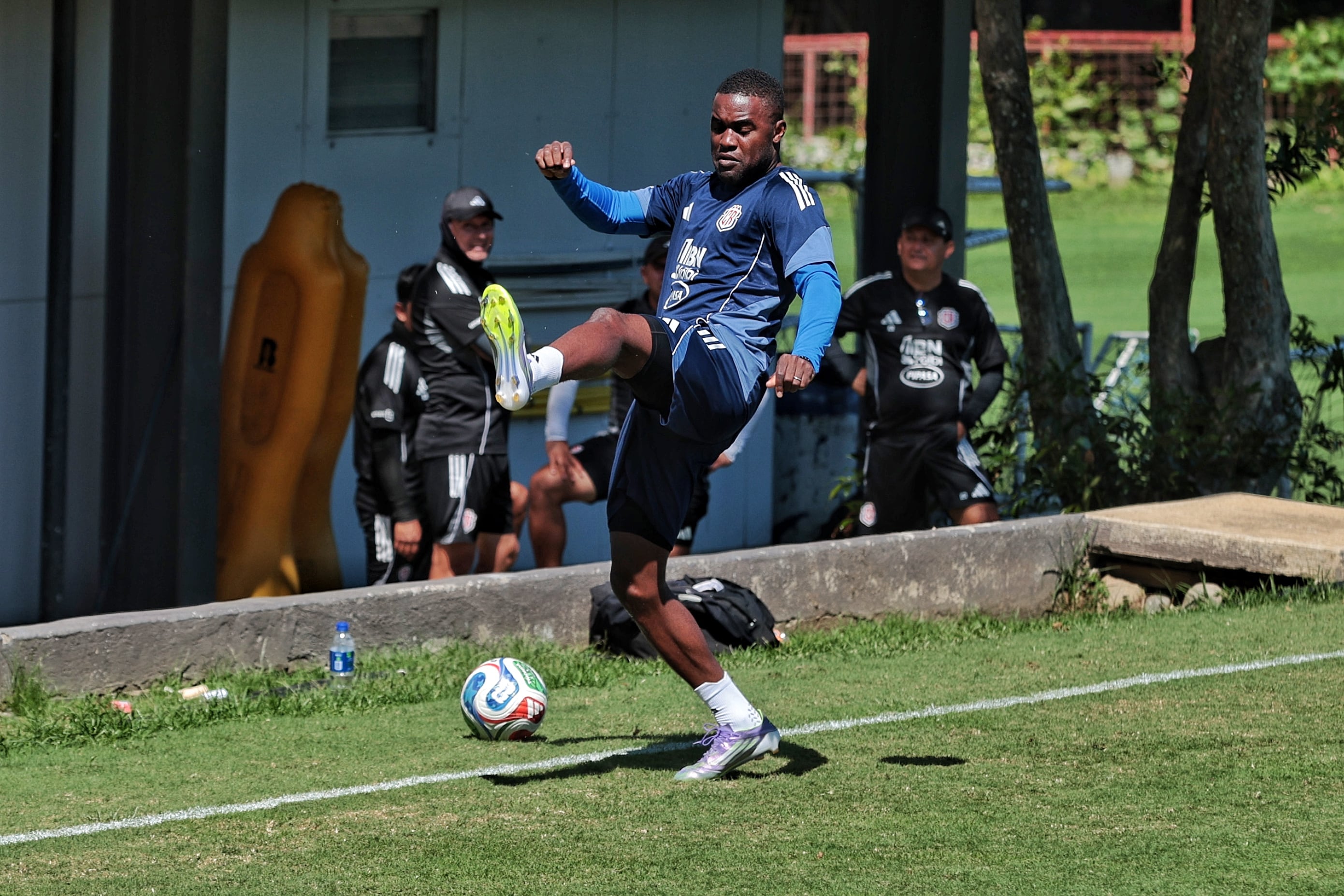 17/11/2025/ Fotos del entrenamiento de la selección nacional de Costa Rica previo a partido ante su similar de Honduras en Proyecto Gol por las eliminatorias al mundial FIFA 2026 / Foto John Durán