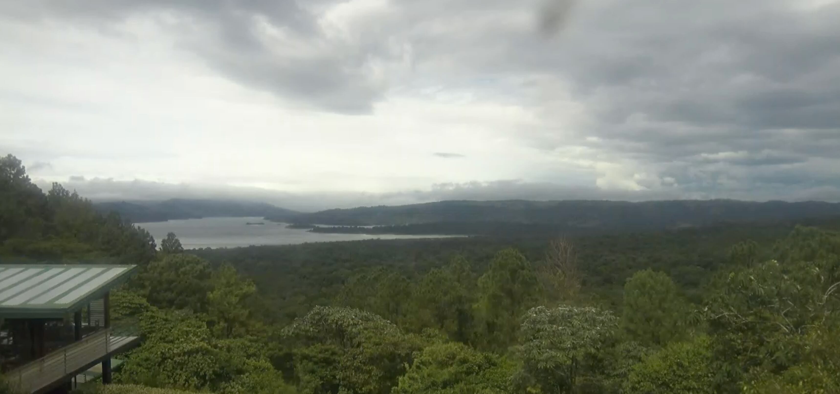 Detalle del estado del tiempo en un sector de La Fortuna (San Carlos, Alajuela) cerca del volcán Arenal este sábado 16 de noviembre, poco antes de las 10 a.m. Fotografía: Cortesía.