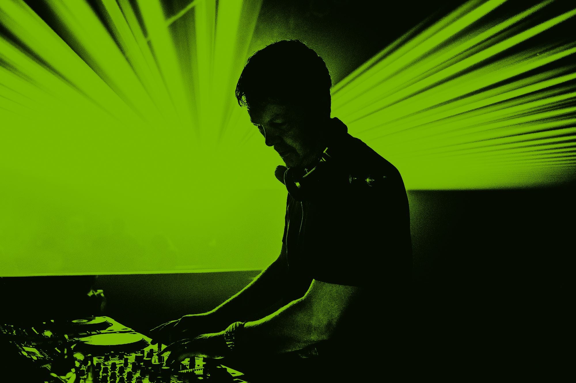 s Carl Cox y John Digweed,l DJ internacionales