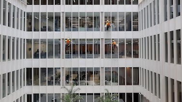 ¿Los trabajos más riesgosos pagan seguros más altos? No necesariamente: así se calcula la tarifa del seguro laboral