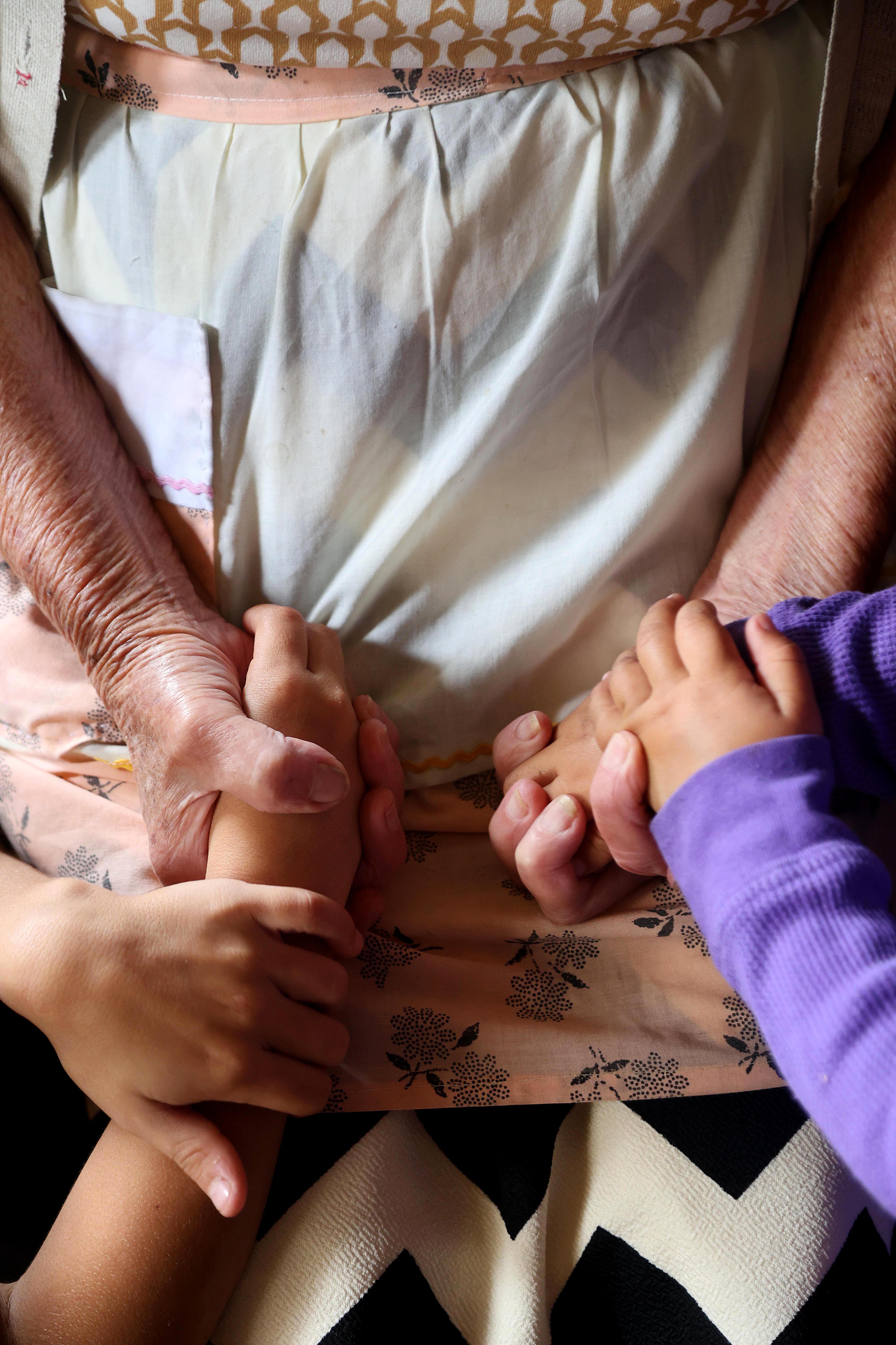 06/04/2024 FOTOS CONCEPTUALES para el tema de niños huérfanos, a cargo de la abuelita, porque su mamá fue víctima de femicidio. Foto: Rafael Pacheco Granados