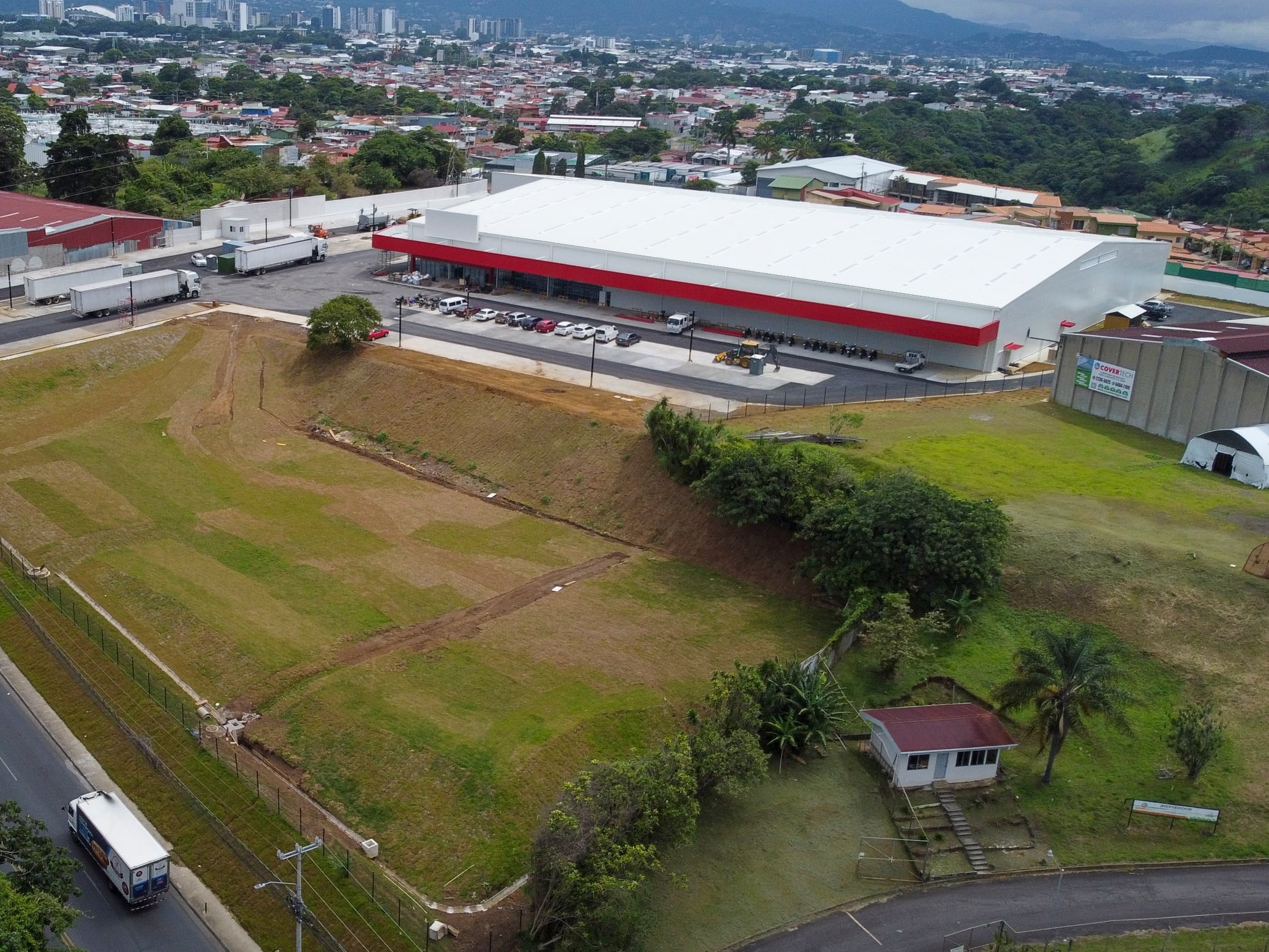 28/07/2025, San José, Tibás, construcción de Pequeño Mundo en el cantón de Tibás.