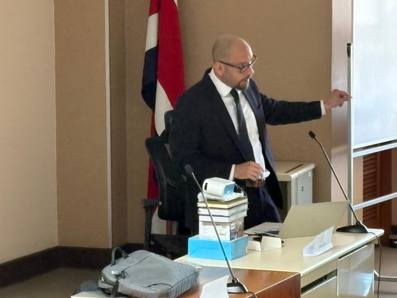 Durante la mañana de este jueves el procurador Federico Quesada desarrolló las conclusiones en el juicio por tráfico de influencias contra Celso Gamboa, Jhonny Araya y Berenice Smith.