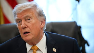 Corte Suprema de Estados Unidos analiza el decreto que busca limitar la ciudadanía por nacimiento: Trump asiste a la audiencia