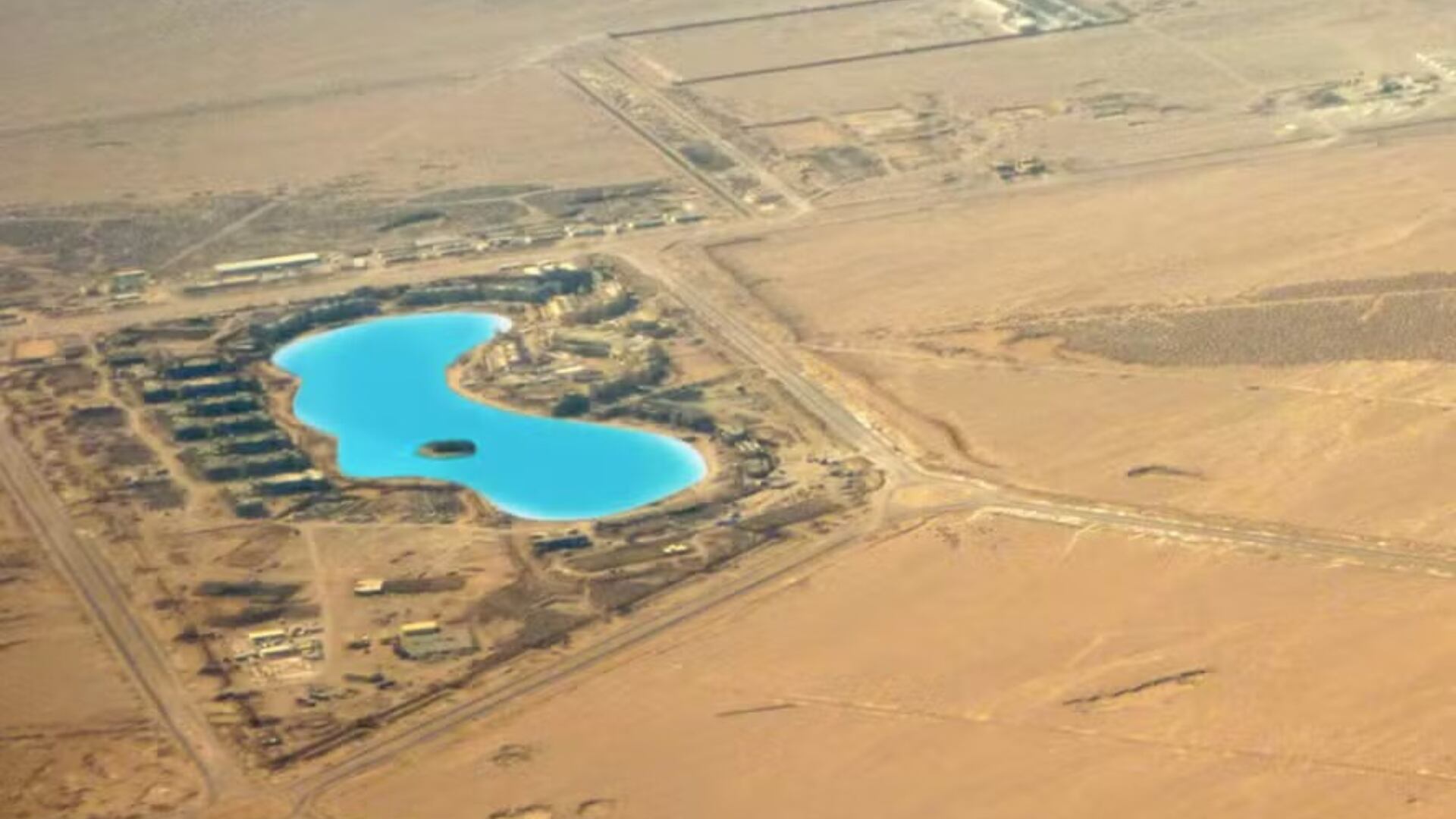 Una de las piscinas más grandes del mundo está en Egipto, dentro de un complejo de lujo con tecnología de punta y 300 millones de litros de agua.