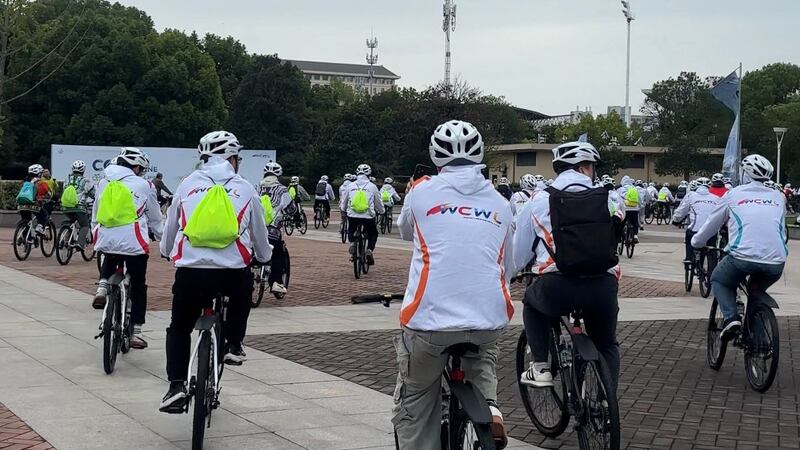 China sobre dos ruedas: una ciudad que se detuvo para inspirar movimiento junto a Chery