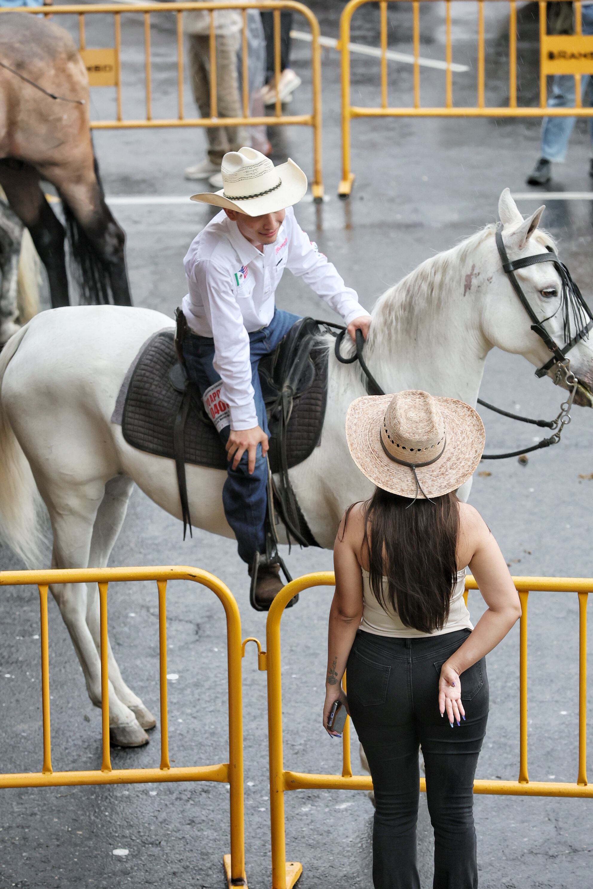 imágenes de caballistas, caballos y público en el Tope Nacional 2024 en Montes de Oca.