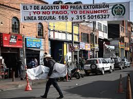 Estos grupos de paramilitares solo neutralizan a los extorsionadores y los presentan ante las autoridades