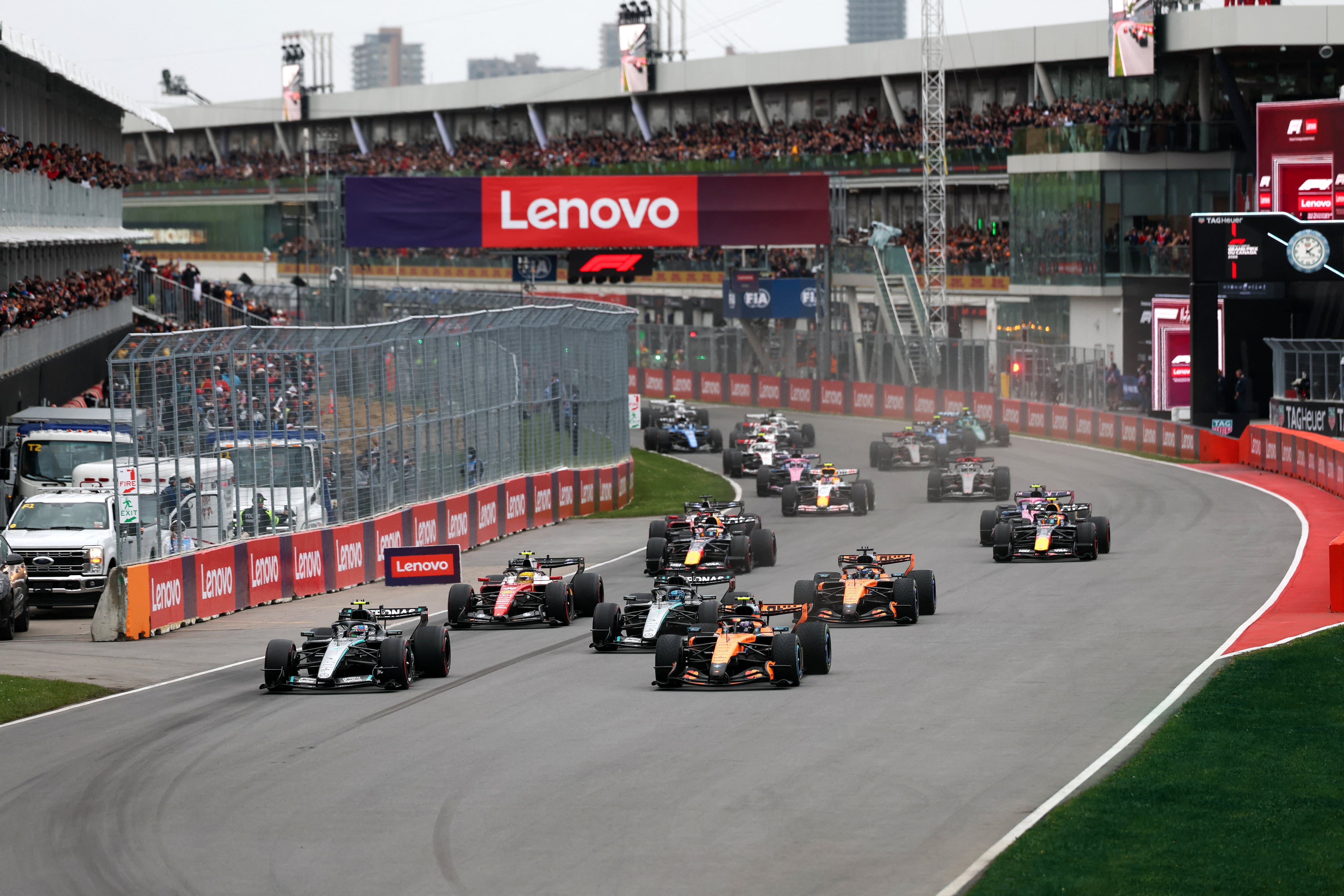 Los pilotos empiezan aquí a competir en el circuito Gilles Villeneuve de Montreal, Canadá, para el Gran Premio de F1.
