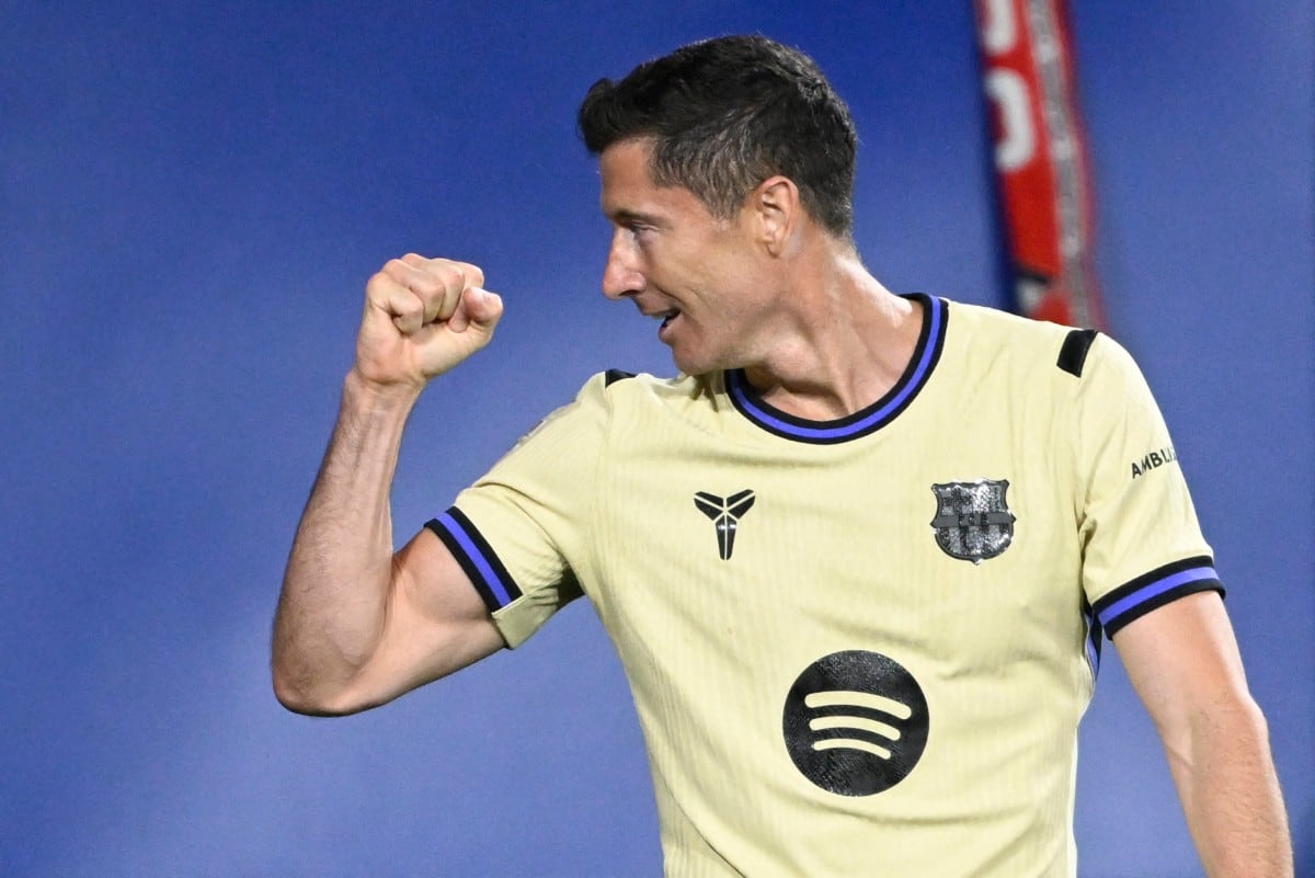 Robert Lewandowski celebró uno de los goles del Barcelona ante el Osasuna.