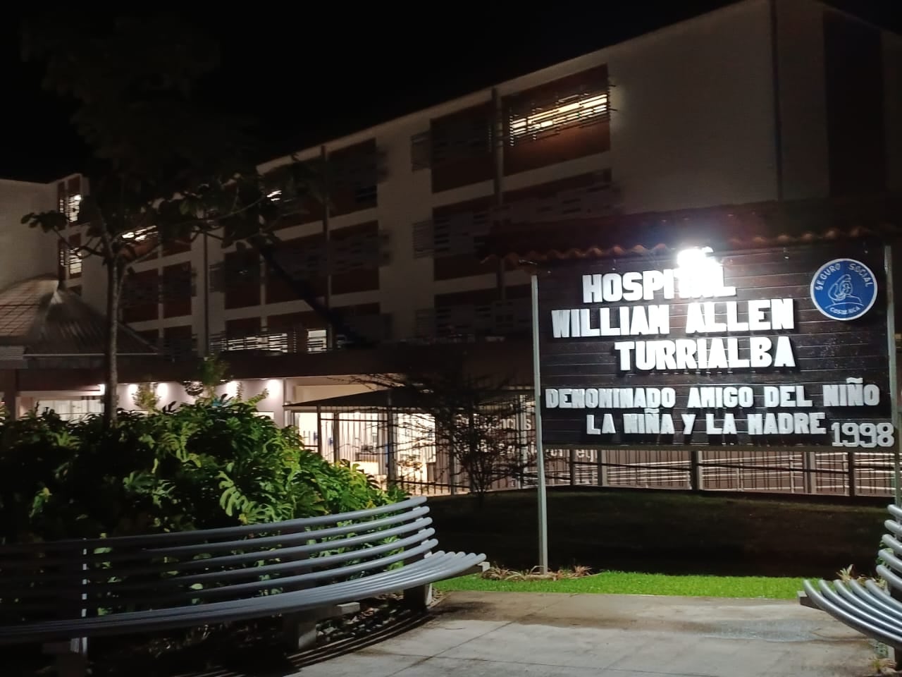 El joven de 18 años de apellido Solano falleció en el hospital William Allen de Turrialba.