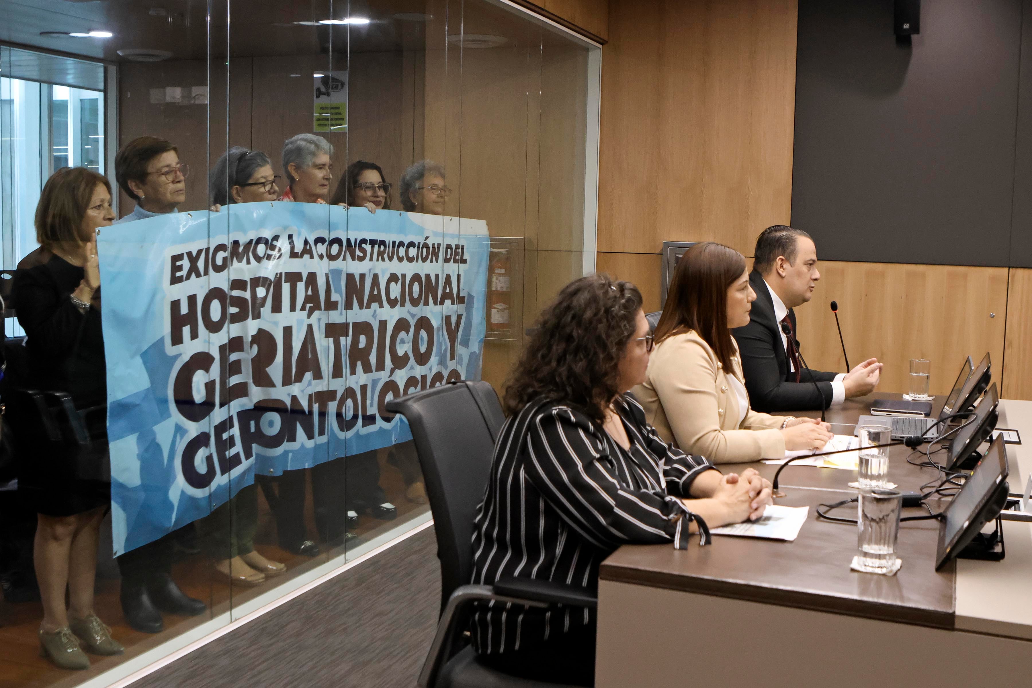 Comparecencia de la presidenta ejecutiva de la Caja Costarricense de Seguro Social (CCSS), con respecto a la construcción de un nuevo Hospital Geriátrico