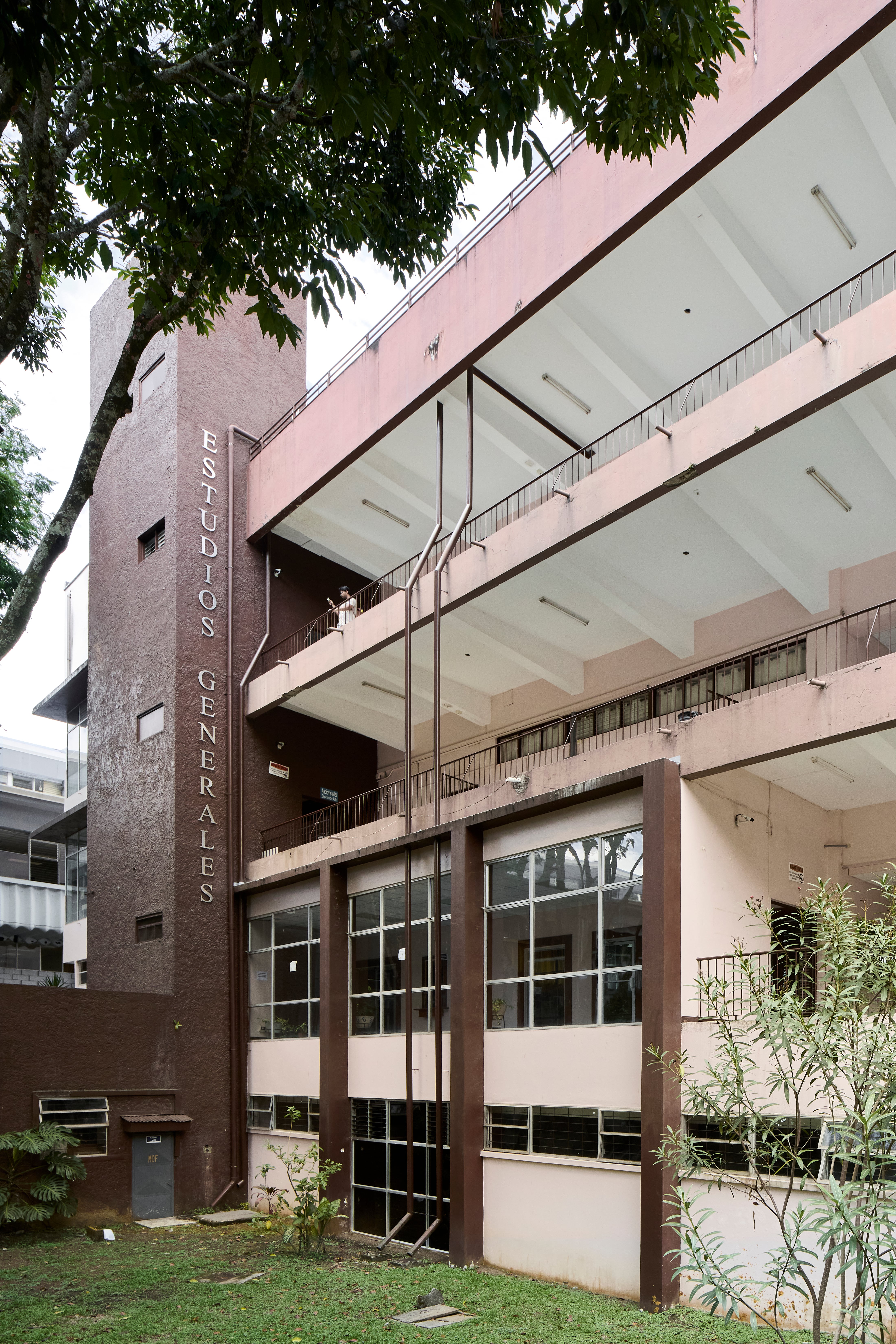 Escuela de Estudios Generales de la Universidad de Costa Rica, en Finca 1, Ciudad Universitaria Rodrigo Facio.
